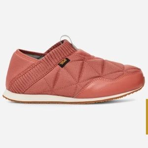 Teva Womens Re ember reember rember Mocs pink NWT